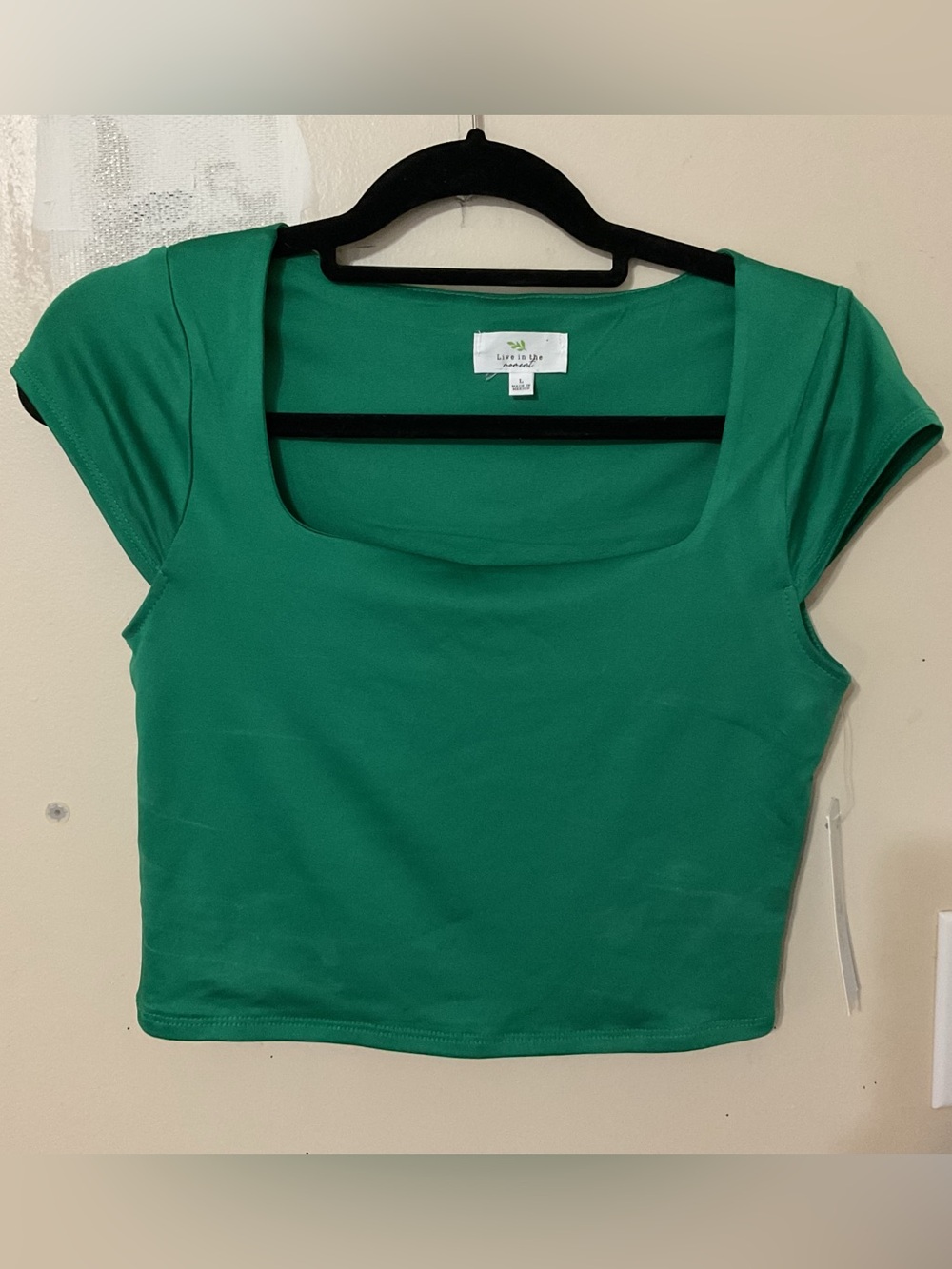Live in the moment Green Square Neck Crop Top Size L NWT